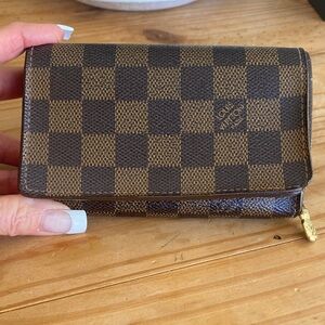 🎉 AUTHENTIC LOUIS VUITTON DAMIER WALLET!